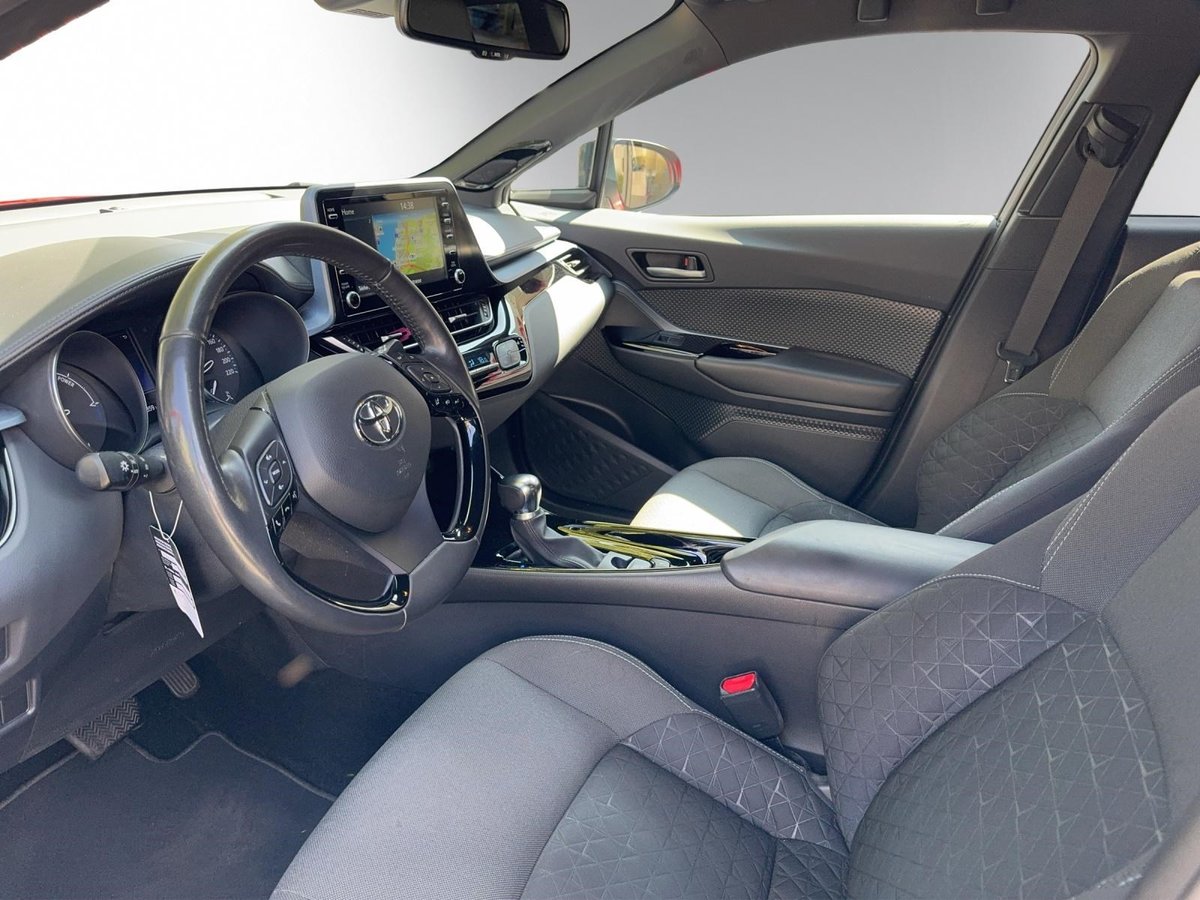 TOYOTA C-HR 2.0 VVTi HSD Trend, Voll-Hybrid Benzin/Elektro, Occasion / Gebraucht, Automatik - 7