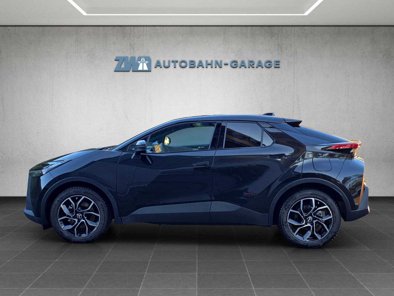 TOYOTA C-HR 2.0 PHEV Swiss Edition, Plug-in-Hybrid Benzin/Elektro, Occasion / Gebraucht, Automatik - 2