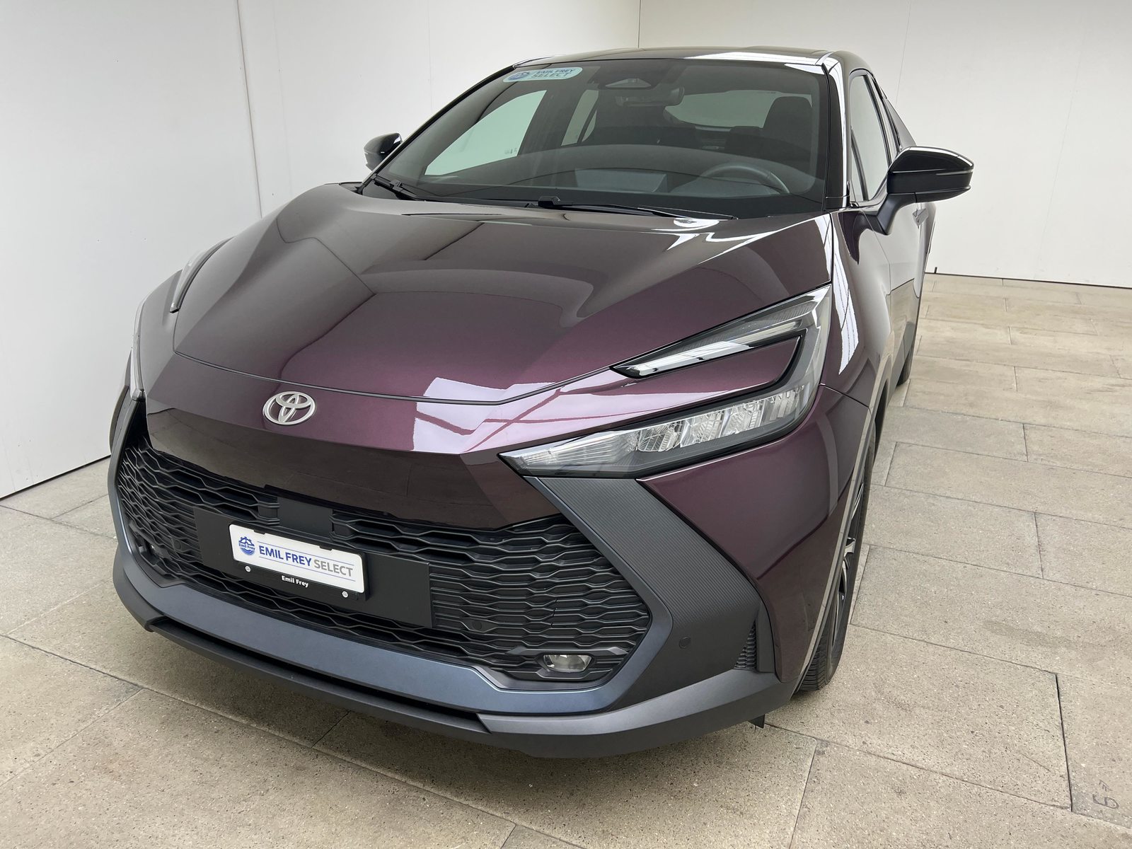 TOYOTA C-HR 2.0 HEV Trend 4x4 / ab 3,99% Leasing bei Abschluss eine