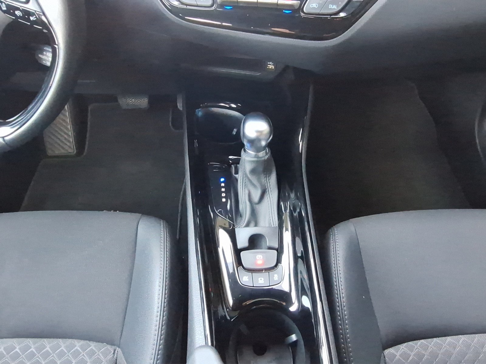 TOYOTA C-HR 1.8 VVTi HSD Trend, Hybride Integrale Benzina/Elettrica, Occasioni / Usate, Automatico - 7