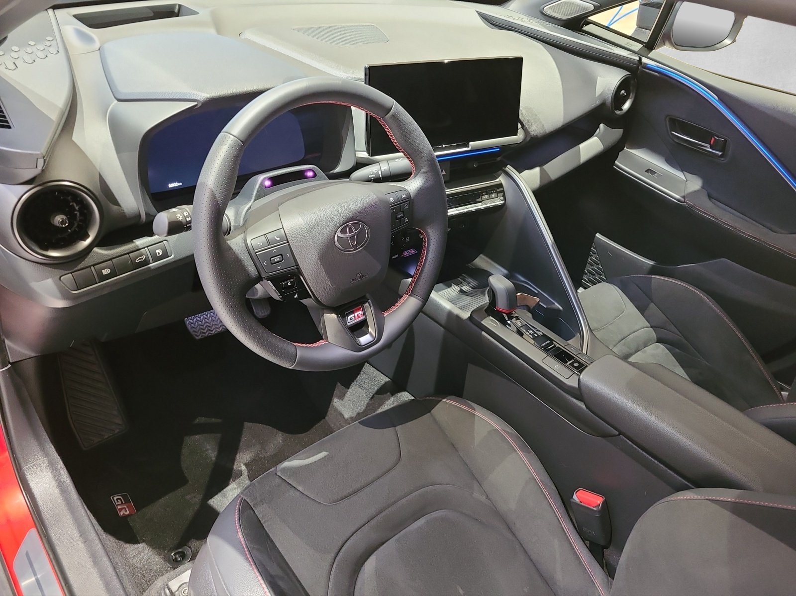 TOYOTA C-HR 2.0 HSD GR Sport 4WD, Petrol, Second hand / Used, Automatic - 7