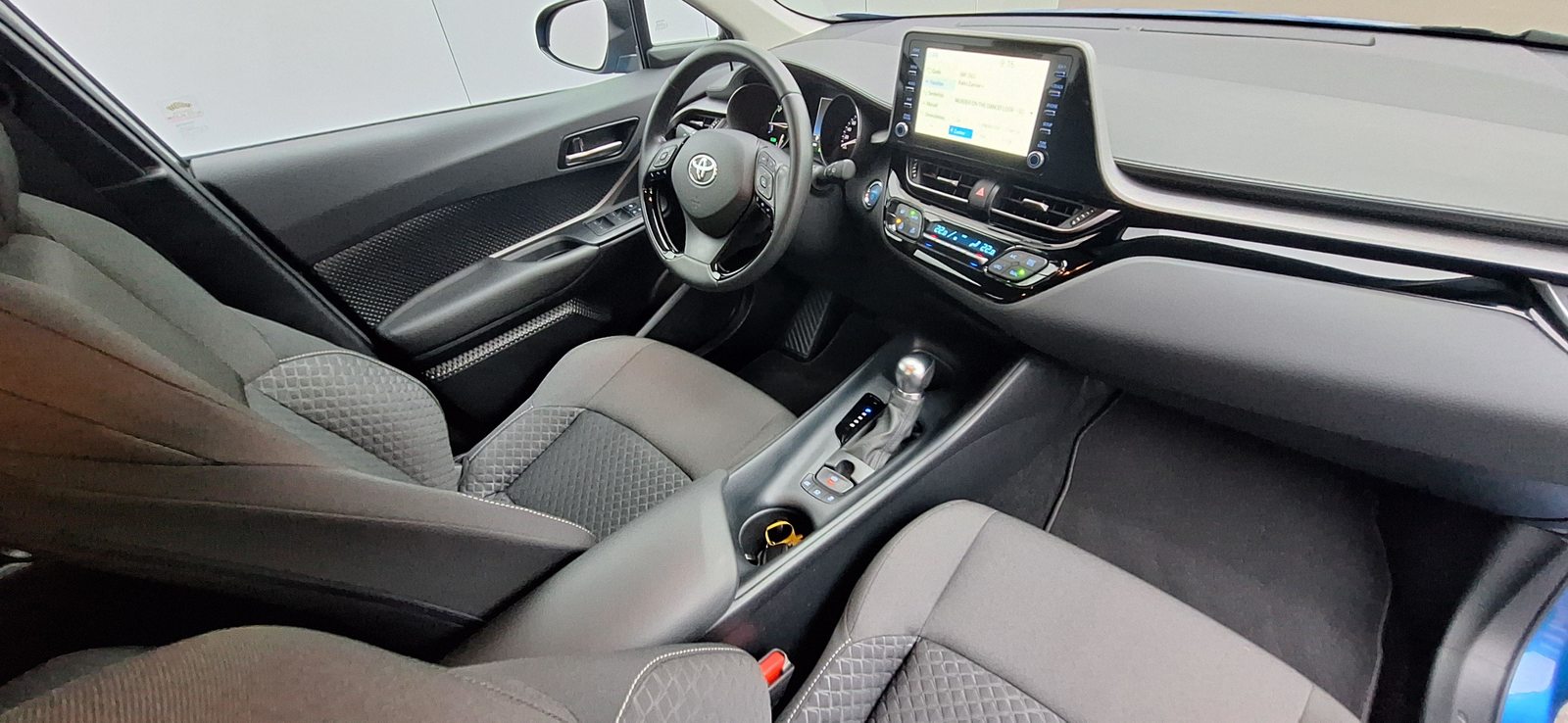 TOYOTA C-HR 1.8 VVTi HSD Comfort, Hybride Intégral Essence/Électricité, Occasion / Utilisé, Automatique - 6