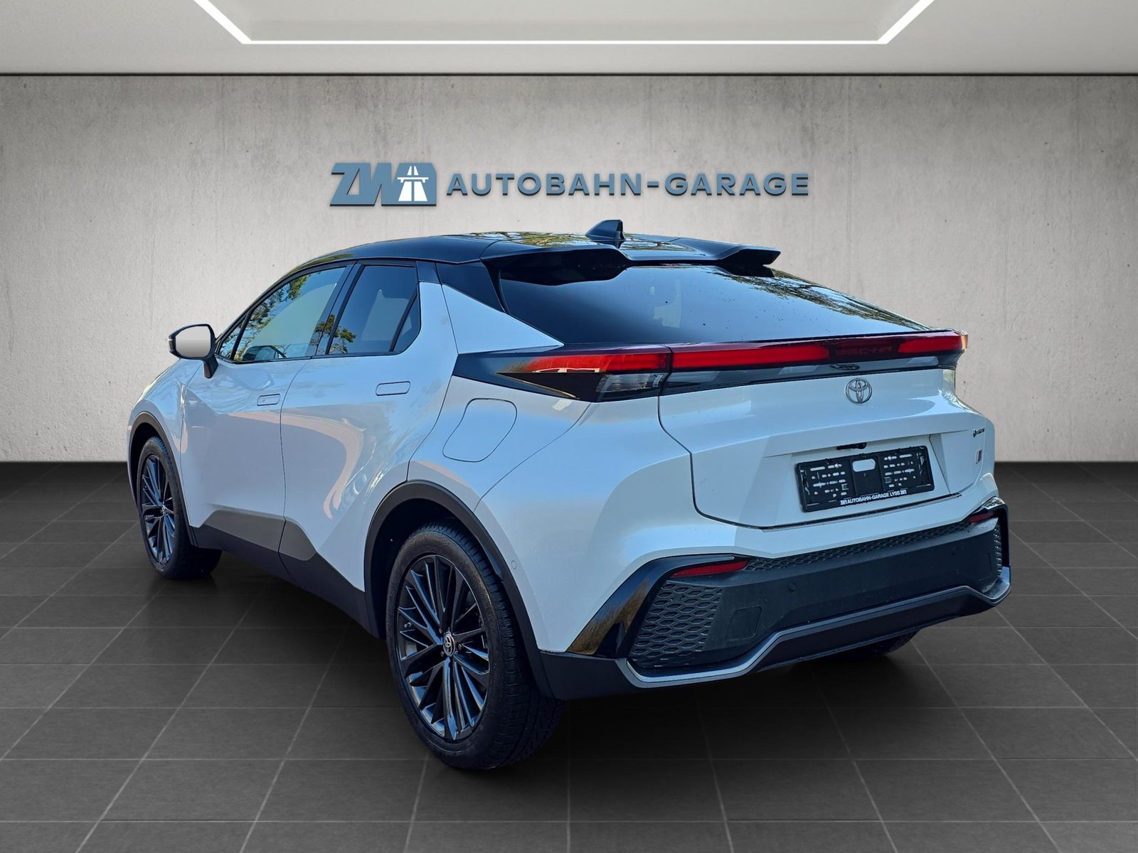 TOYOTA C-HR 2.0 PHEV GR Sport, Plug-in-Hybrid Benzina/Elettrica, Occasioni / Usate, Automatico - 3
