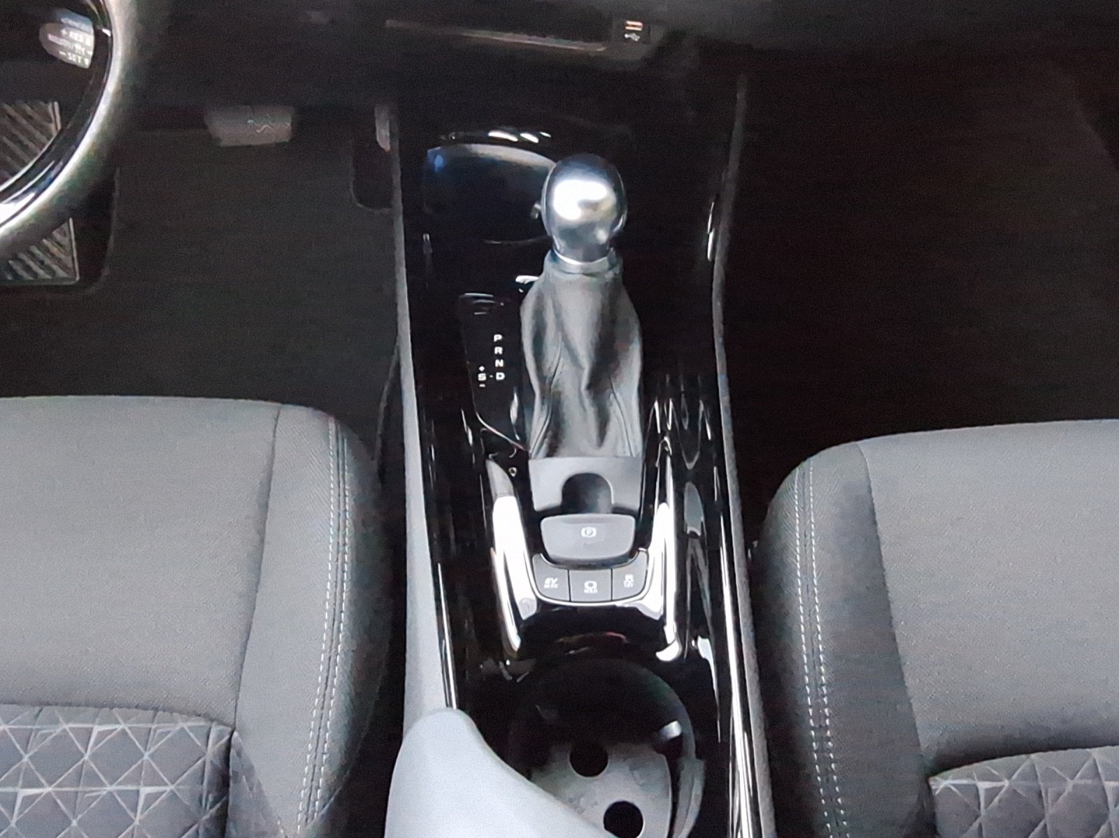 TOYOTA C-HR 2.0 VVTi HSD Trend, Hybride Integrale Benzina/Elettrica, Occasioni / Usate, Automatico - 7