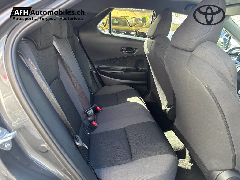 TOYOTA C-HR 2.0 HEV Trend 4x4, Full-Hybrid Petrol/Electric, Second hand / Used, Automatic - 7