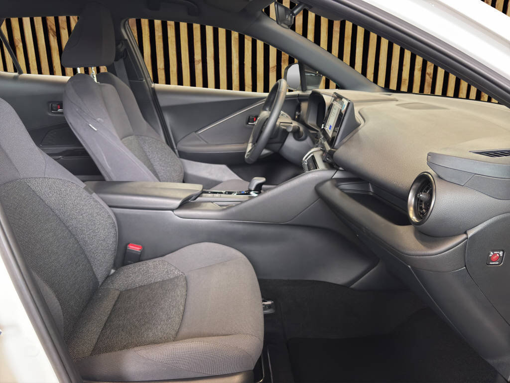TOYOTA C-HR 1.8 HEV Comfort, Hybride Intégral Essence/Électricité, Occasion / Utilisé, Automatique - 5