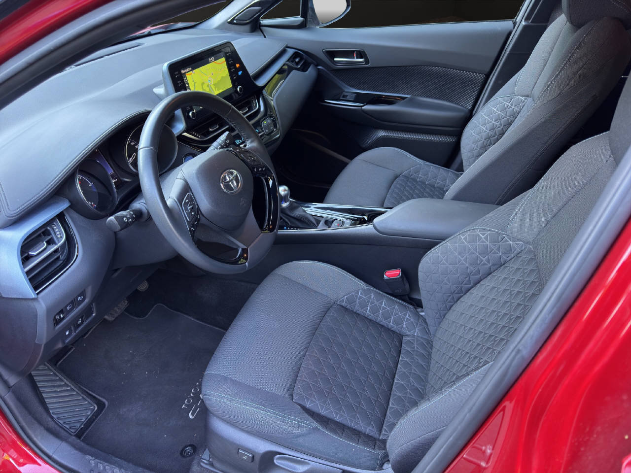 TOYOTA C-HR 1.8 VVTi HSD Trend, Voll-Hybrid Benzin/Elektro, Occasion / Gebraucht, Automatik - 5