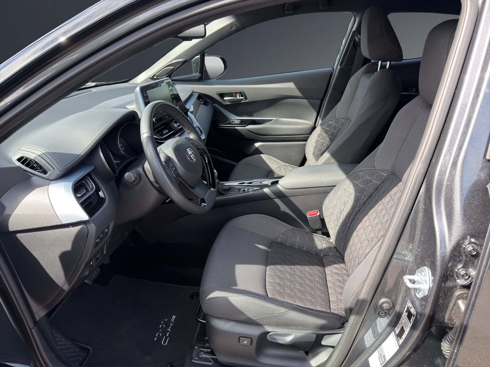 TOYOTA C-HR 2.0 HSD CVT Trend, Full-Hybrid Petrol/Electric, Second hand / Used, Automatic - 6