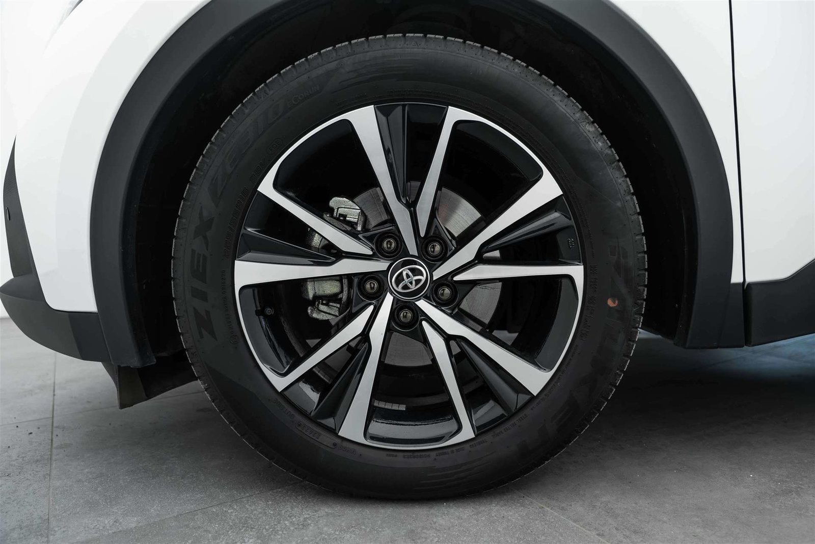 TOYOTA C-HR 1.8 HSD Trend CVT-Automat, Full-Hybrid Petrol/Electric, Second hand / Used, Automatic - 6