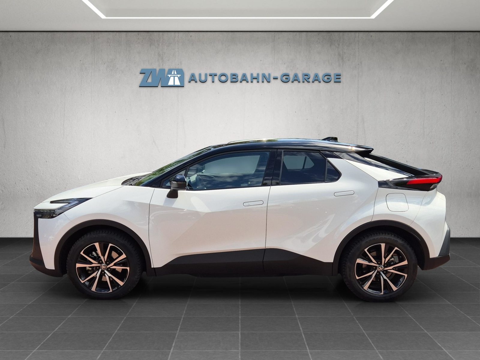 TOYOTA C-HR 2.0 PHEV Swiss Edition, Plug-in-Hybrid Benzin/Elektro, Occasion / Gebraucht, Automatik - 2