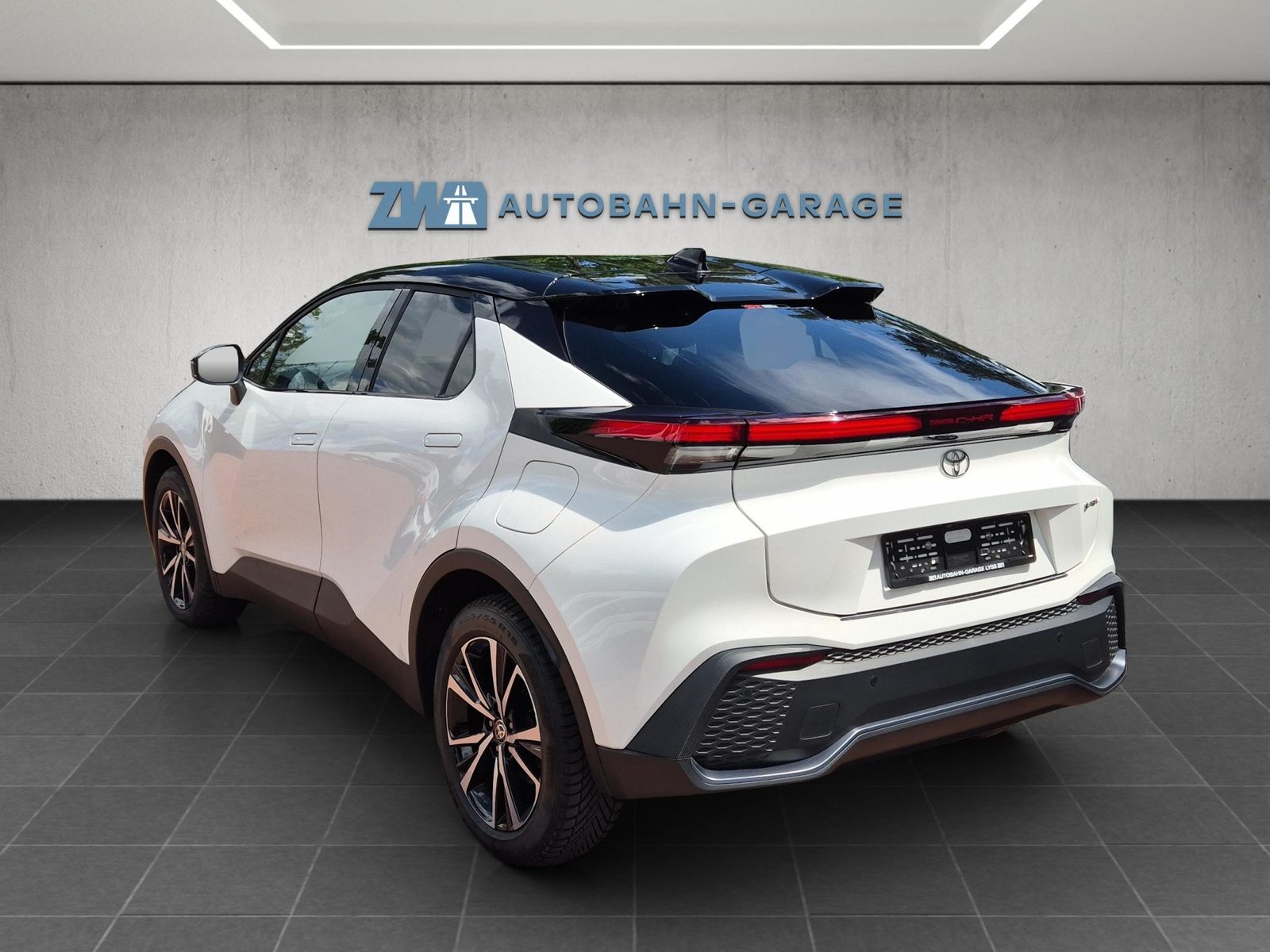 TOYOTA C-HR 2.0 PHEV Swiss Edition, Plug-in-Hybrid Benzin/Elektro, Occasion / Gebraucht, Automatik - 3