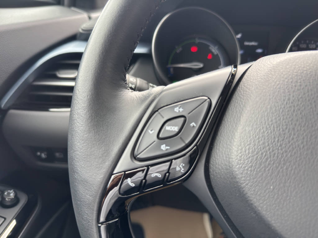 TOYOTA C-HR 2.0 VVTi HSD Trend, Full-Hybrid Petrol/Electric, Second hand / Used, Automatic - 6