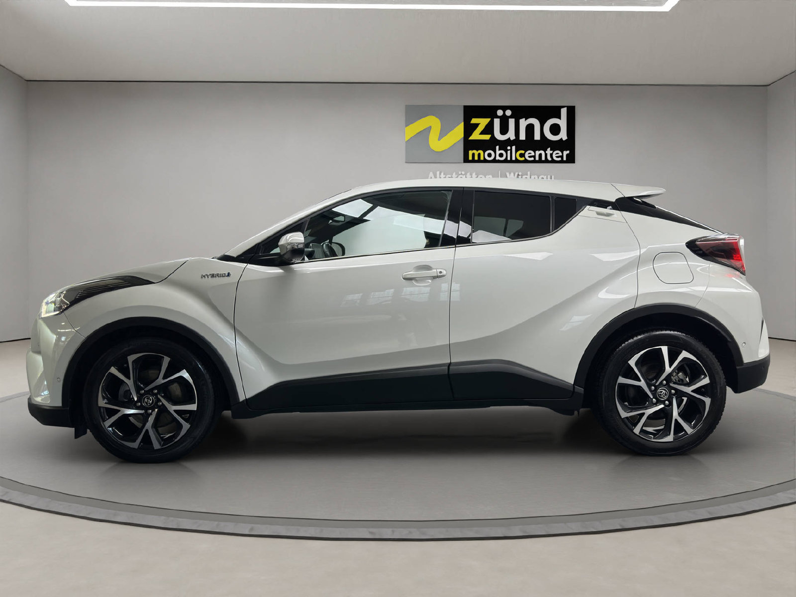 TOYOTA C-HR 1.8 VVTi HSD Trend, Voll-Hybrid Benzin/Elektro, Occasion / Gebraucht, Automatik - 2