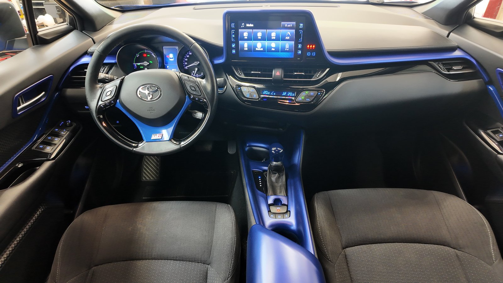 TOYOTA C-HR 1.8 HSD Limited CVT, Hybride Intégral Essence/Électricité, Occasion / Utilisé, Automatique - 6