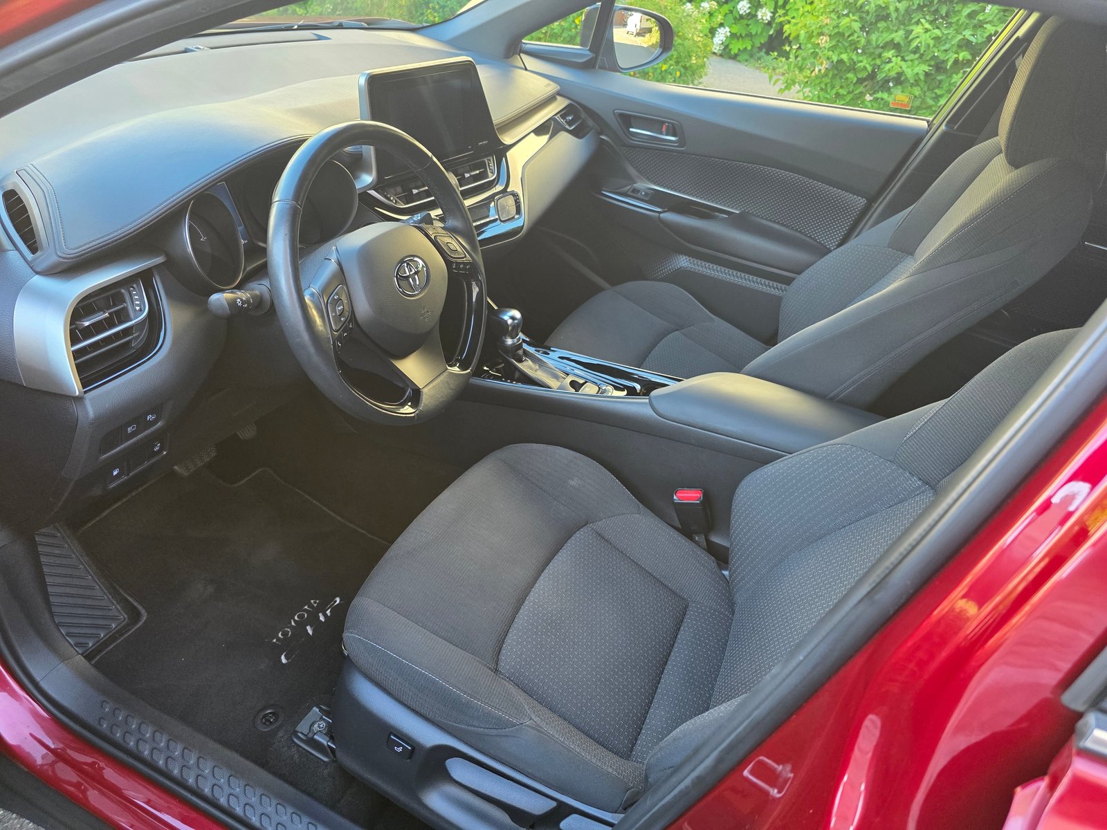 TOYOTA C-HR 1.8 HSD Trend CVT, Hybride Intégral Essence/Électricité, Occasion / Utilisé, Automatique - 7