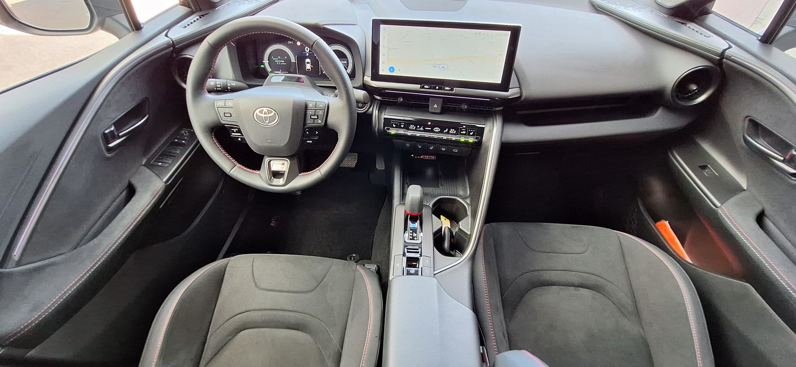 TOYOTA C-HR 2.0 HEV GR Sport 4x4, Full-Hybrid Petrol/Electric, Second hand / Used, Automatic - 6