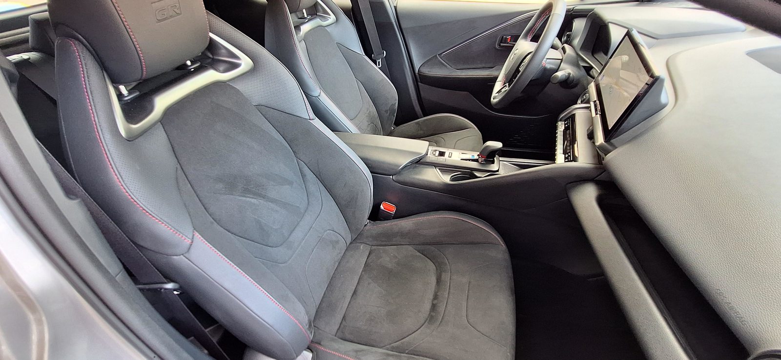 TOYOTA C-HR 2.0 HEV GR Sport 4x4, Full-Hybrid Petrol/Electric, Second hand / Used, Automatic - 7