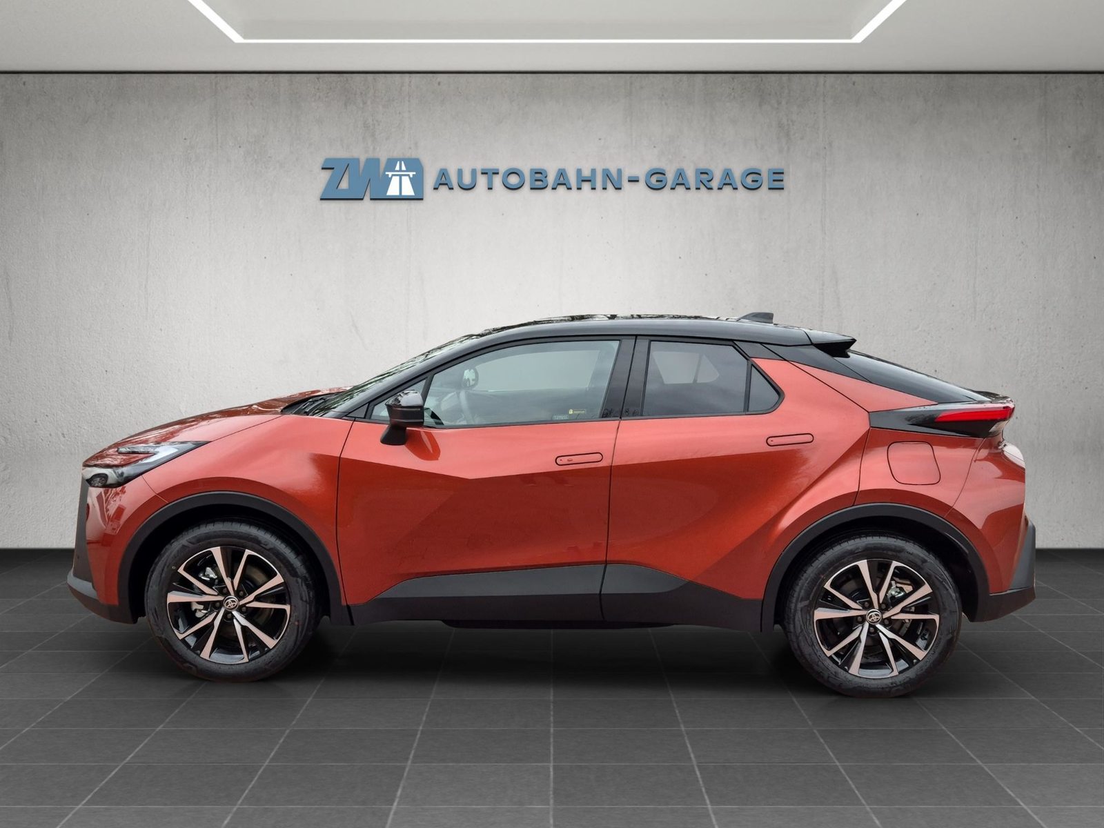 TOYOTA C-HR 2.0 PHEV Swiss Edition, Plug-in-Hybrid Petrol/Electric, Second hand / Used, Automatic - 2
