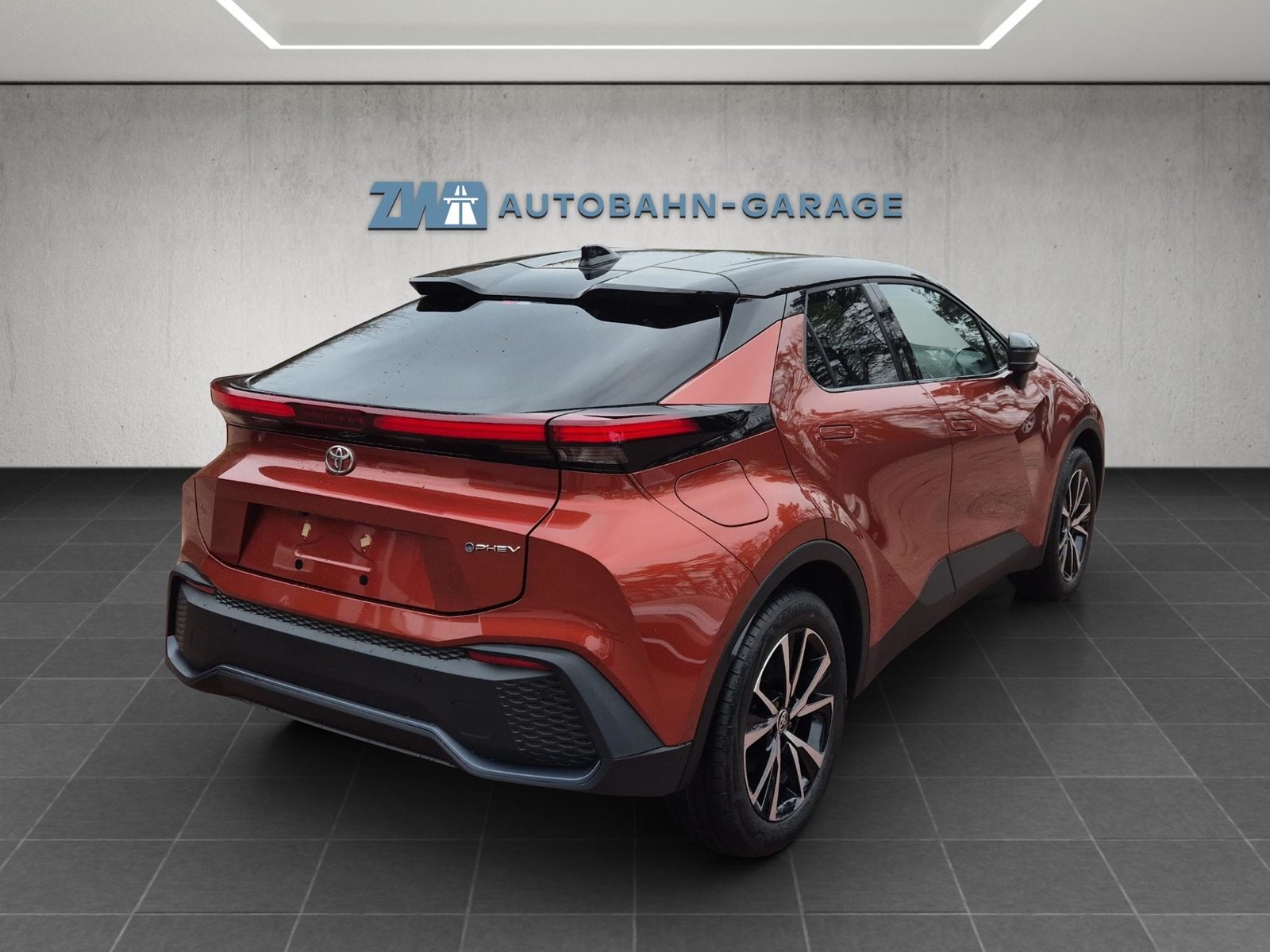 TOYOTA C-HR 2.0 PHEV Swiss Edition, Plug-in-Hybrid Petrol/Electric, Second hand / Used, Automatic - 5