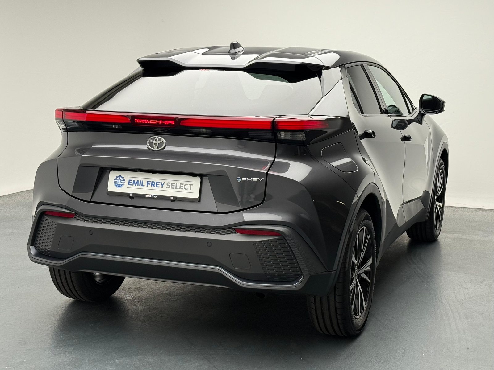 TOYOTA C-HR 2.0 PHEV Swiss Edition, Plug-in-Hybrid Petrol/Electric, Second hand / Used, Automatic - 4