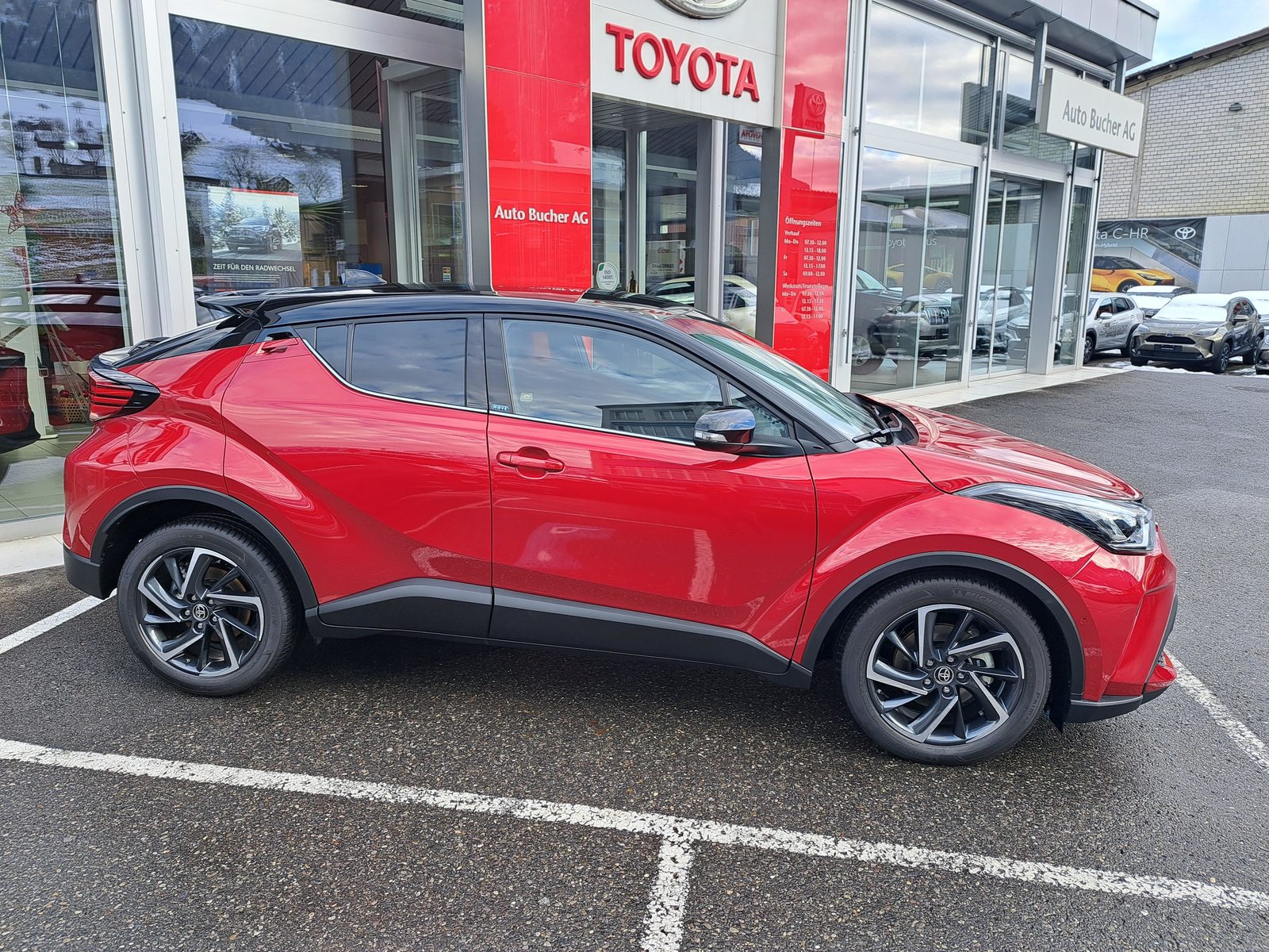 TOYOTA C-HR 2.0 VVTi HSD Move, Full-Hybrid Petrol/Electric, Second hand / Used, Automatic - 2