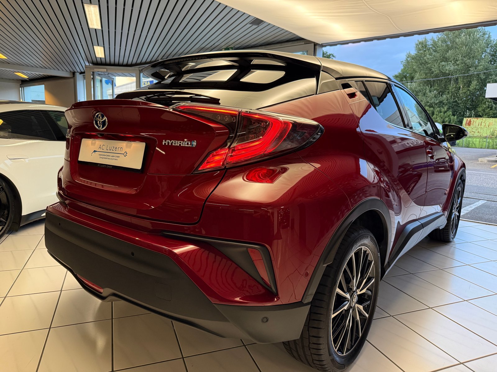 TOYOTA C-HR 1.8 HSD CVT, Voll-Hybrid Benzin/Elektro, Occasion / Gebraucht, Automatik - 3