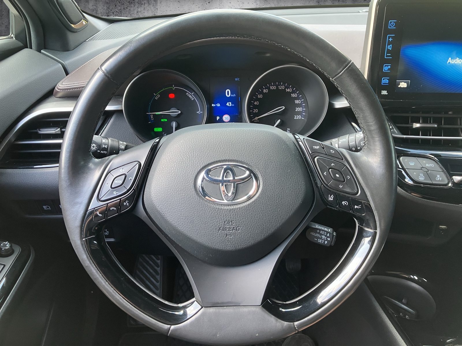 TOYOTA C-HR 1.8 VVTi HSD Premium, Voll-Hybrid Benzin/Elektro, Occasion / Gebraucht, Automatik - 7