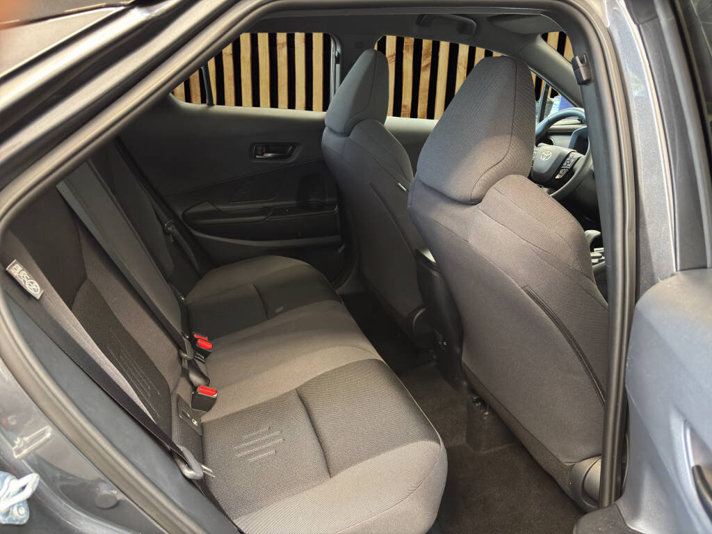 TOYOTA C-HR 1.8 HEV Trend, Voll-Hybrid Benzin/Elektro, Occasion / Gebraucht, Automatik - 6