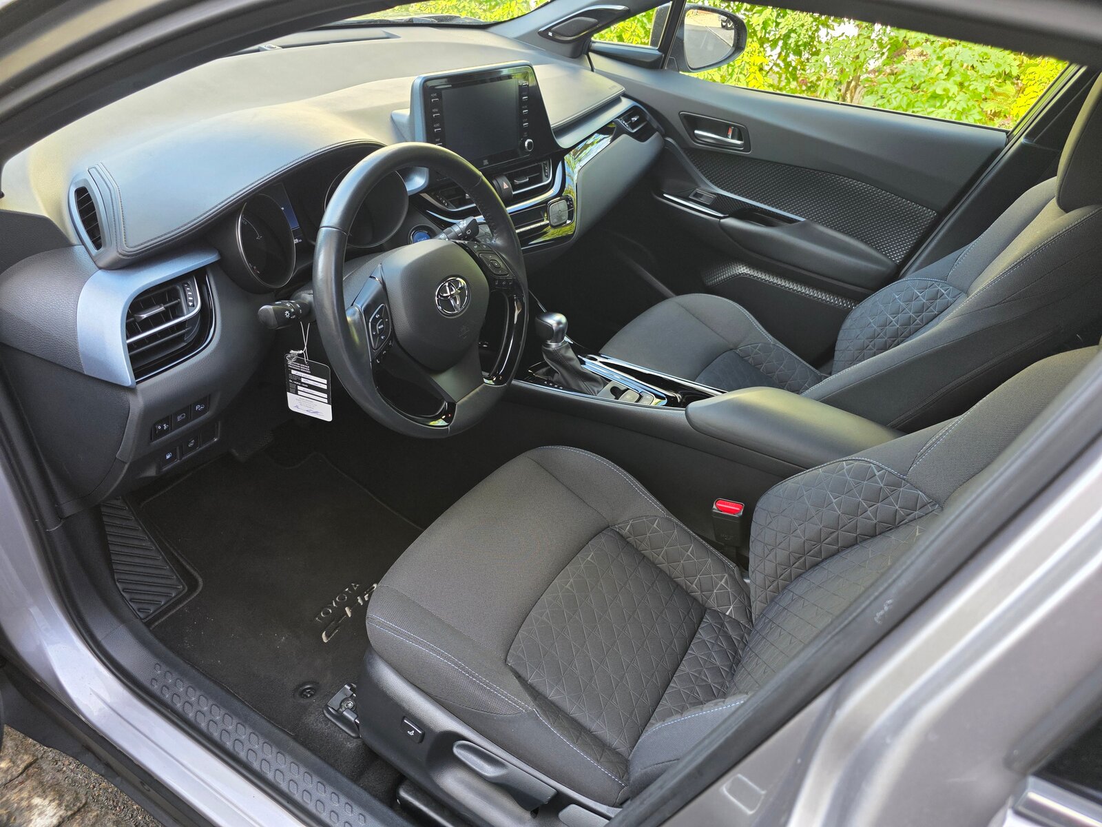 TOYOTA C-HR 2.0 HSD CVT Trend, Full-Hybrid Petrol/Electric, Second hand / Used, Automatic - 7