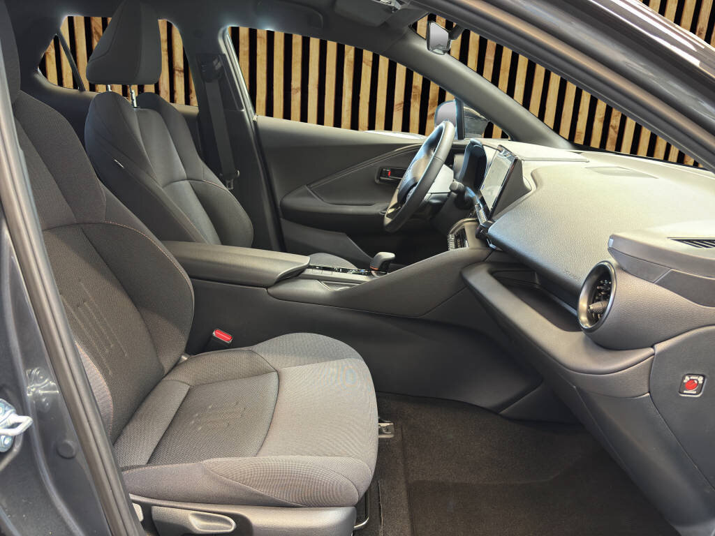TOYOTA C-HR 1.8 HEV Trend, Voll-Hybrid Benzin/Elektro, Occasion / Gebraucht, Automatik - 5