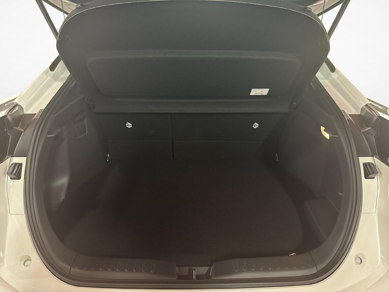 TOYOTA C-HR 2.0 PHEV Swiss Edition, Plug-in-Hybrid Benzin/Elektro, Occasion / Gebraucht, Automatik - 6