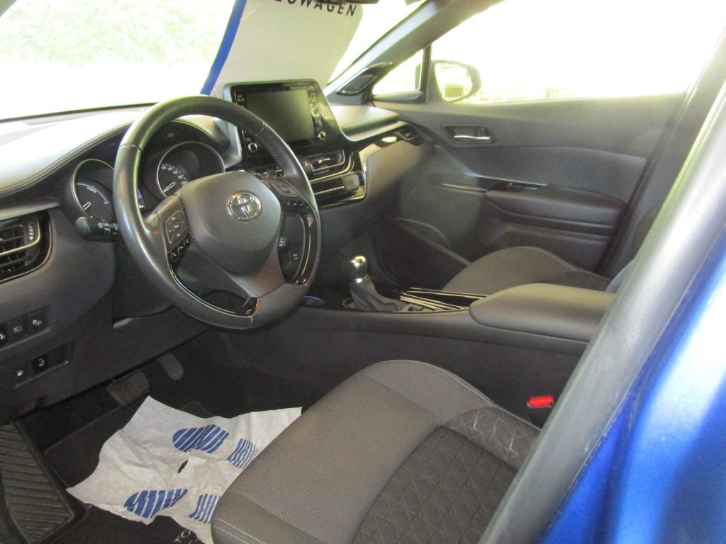 TOYOTA C-HR 2.0 VVTi HSD Trend, Voll-Hybrid Benzin/Elektro, Occasion / Gebraucht, Automatik - 3