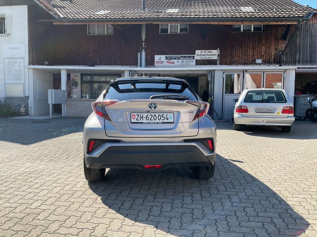 TOYOTA 1.8 VVTi HSD Trend, Hybride Intégral Essence/Électricité, Occasion / Utilisé, Automatique - 4