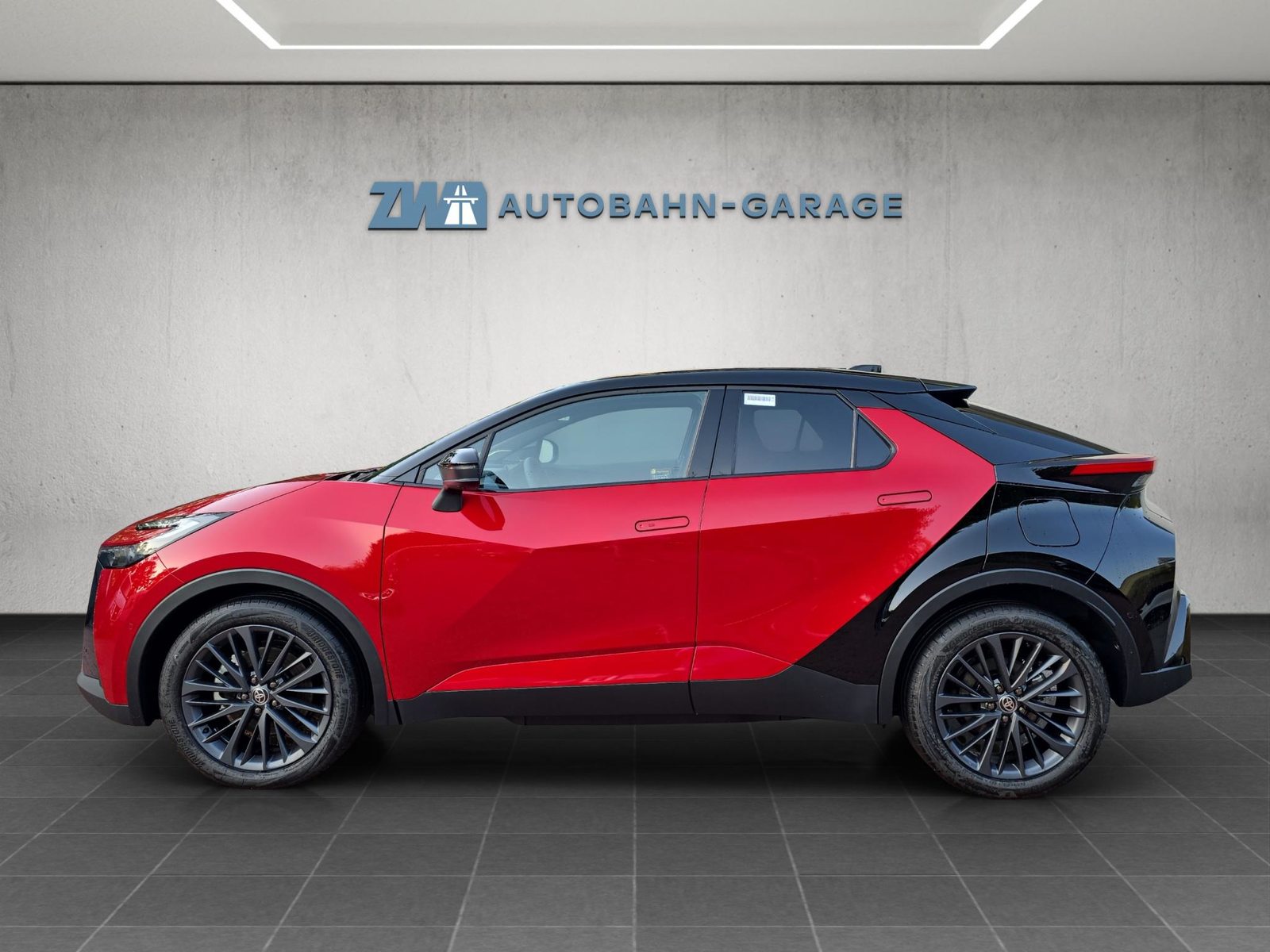 TOYOTA C-HR 2.0 PHEV Style Premiere, Plug-in-Hybrid Benzina/Elettrica, Auto dimostrativa, Automatico - 2