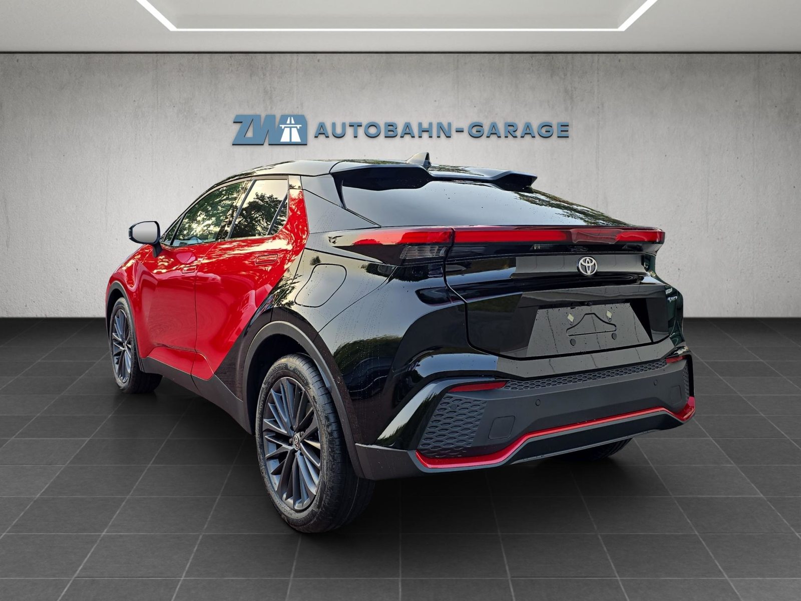 TOYOTA C-HR 2.0 PHEV Style Premiere, Plug-in-Hybrid Benzina/Elettrica, Auto dimostrativa, Automatico - 3