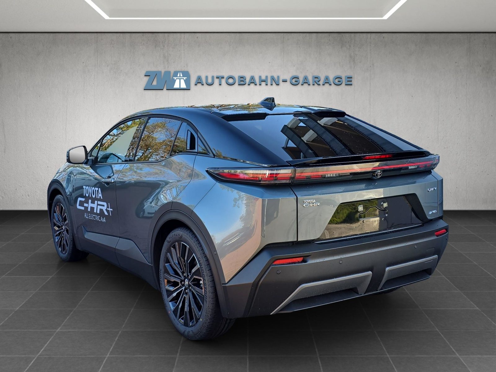 TOYOTA C-HR+ Premium AWD, Electric, Ex-demonstrator, Automatic - 3