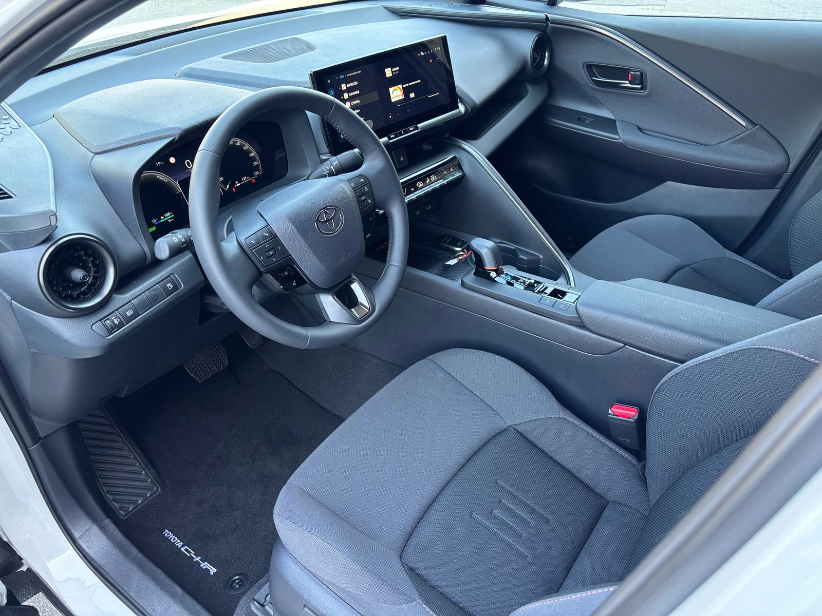 TOYOTA C-HR 2.0 PHEV Swiss Edition, Plug-in-Hybrid Petrol/Electric, Ex-demonstrator, Automatic - 5