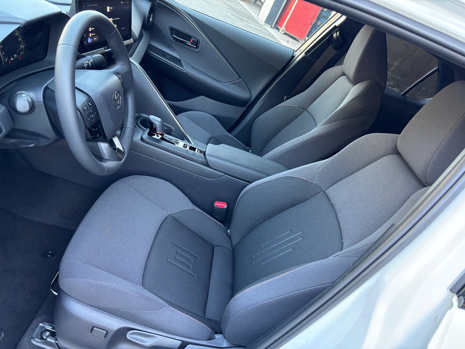 TOYOTA C-HR 2.0 PHEV Swiss Edition, Plug-in-Hybrid Petrol/Electric, Ex-demonstrator, Automatic - 6