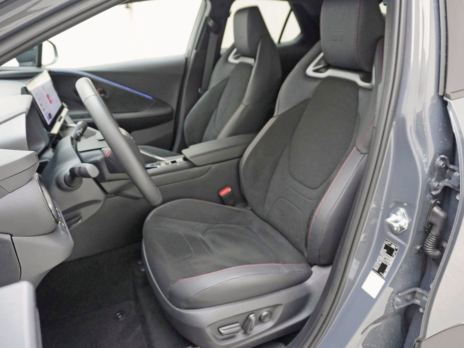 TOYOTA C-HR 2.0 HEV GR Sport 4x4 ** inkl. Winterräder **, Full-Hybrid Petrol/Electric, Ex-demonstrator, Automatic - 7