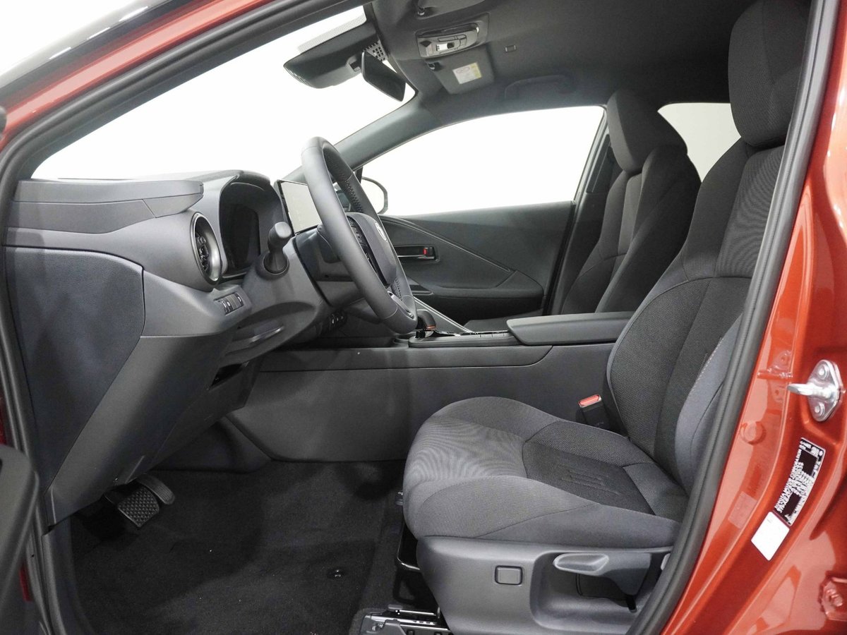 TOYOTA C-HR 2.0 PHEV Swiss Edition ** inkl. 8-Fach Bereifung **, Plug-in-Hybrid Benzin/Elektro, Neuwagen, Automat - 7