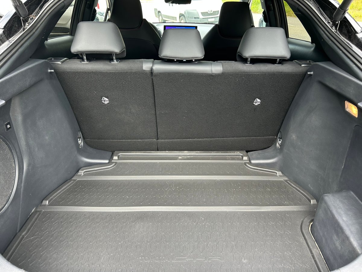 TOYOTA C-HR 2.0 HSD CVT GR Sport Premiere 4WD, Full-Hybrid Petrol/Electric, Second hand / Used, Automatic - 7