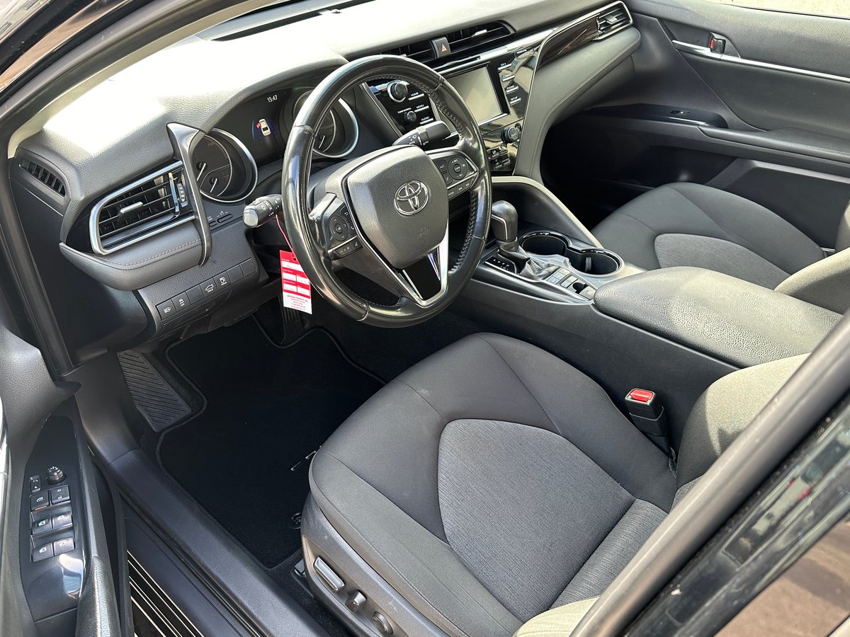TOYOTA Camry 2.5 HSD e-CVT Comfort, Hybride Intégral Essence/Électricité, Occasion / Utilisé, Automatique - 7