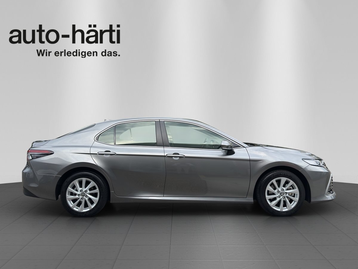 TOYOTA Camry 2.5 HSD e-CVT com., Voll-Hybrid Benzin/Elektro, Occasion / Gebraucht, Automatik - 7