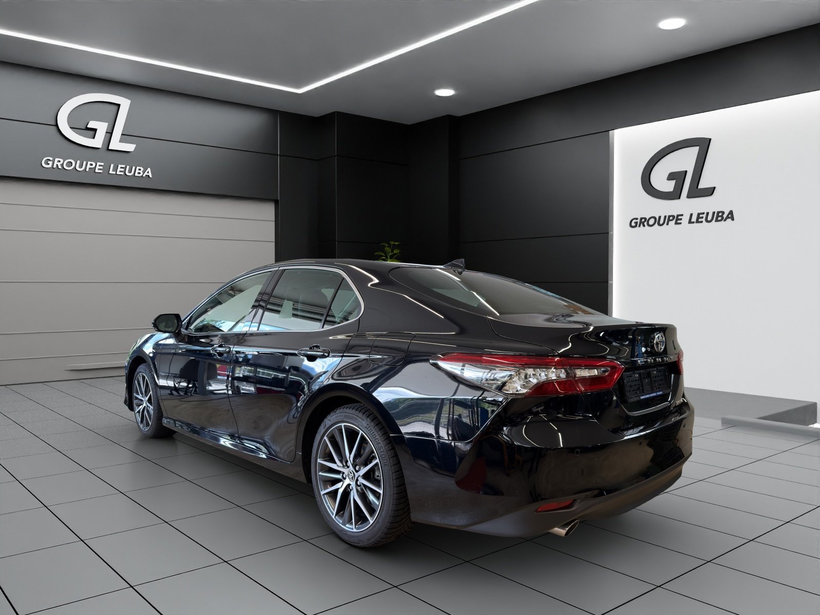TOYOTA Camry 2.5 HSD e-CVT Prem., Voll-Hybrid Benzin/Elektro, Occasion / Gebraucht, Automatik - 4