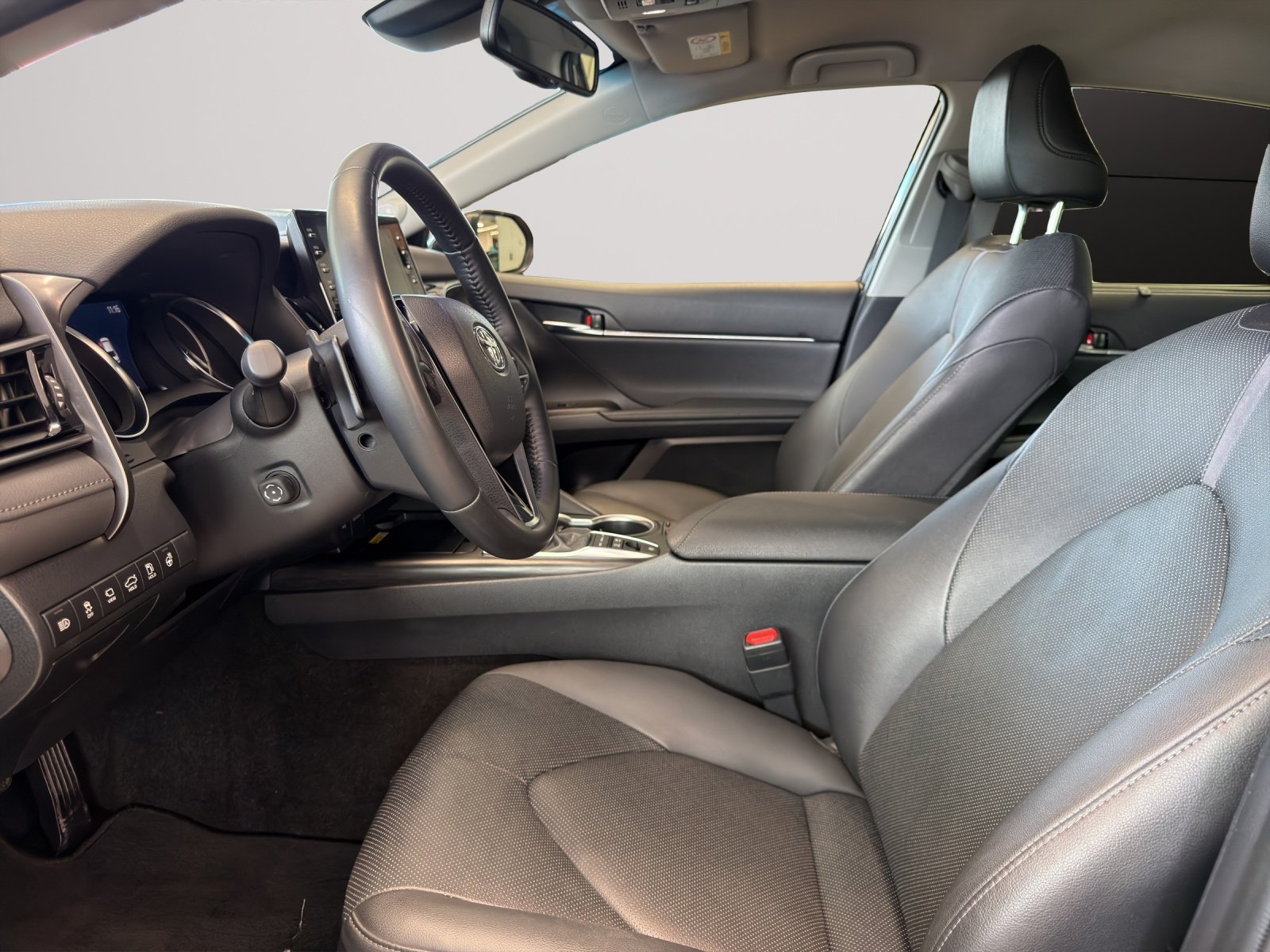 TOYOTA Camry 2.5 HSD e-CVT Prem., Voll-Hybrid Benzin/Elektro, Occasion / Gebraucht, Automatik - 7
