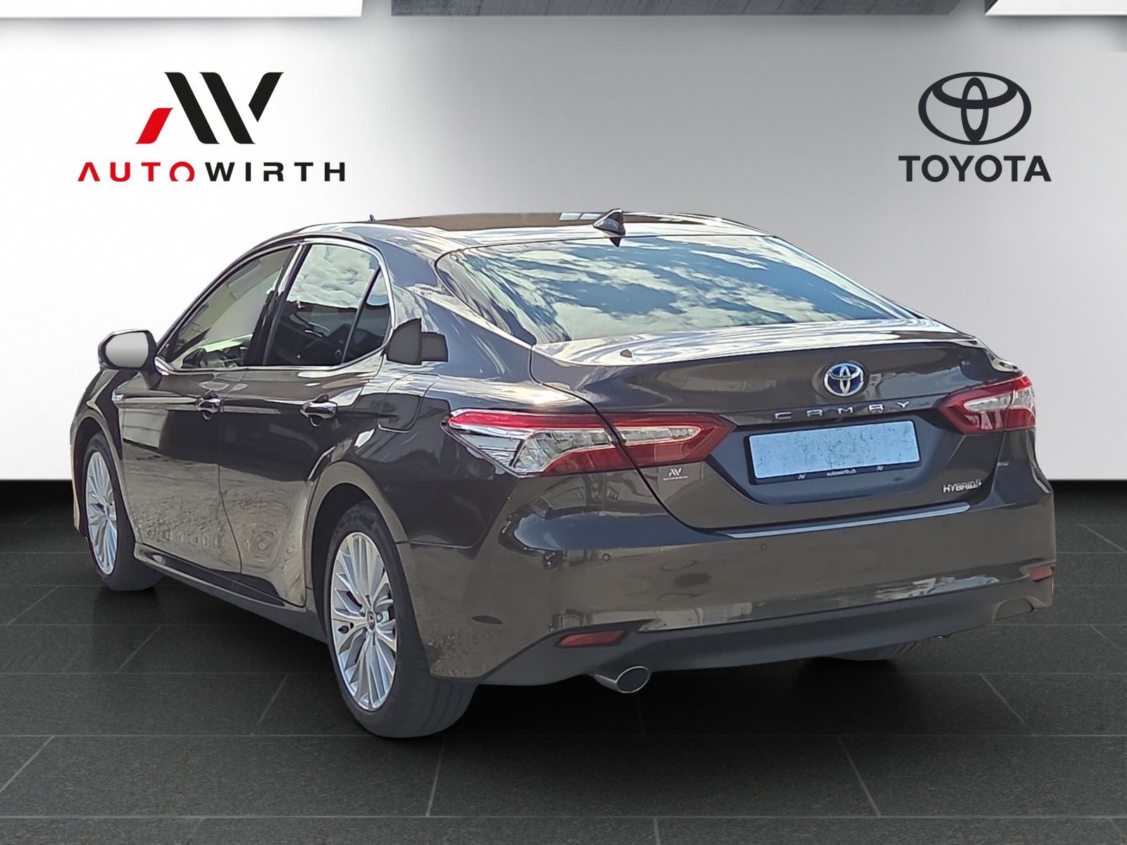 TOYOTA Camry 2.5 HSD Premium, Full-Hybrid Petrol/Electric, Second hand / Used, Automatic - 7