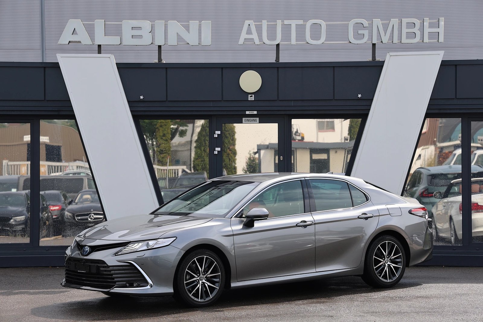 TOYOTA Camry 2.5 HSD e-CVT Premium