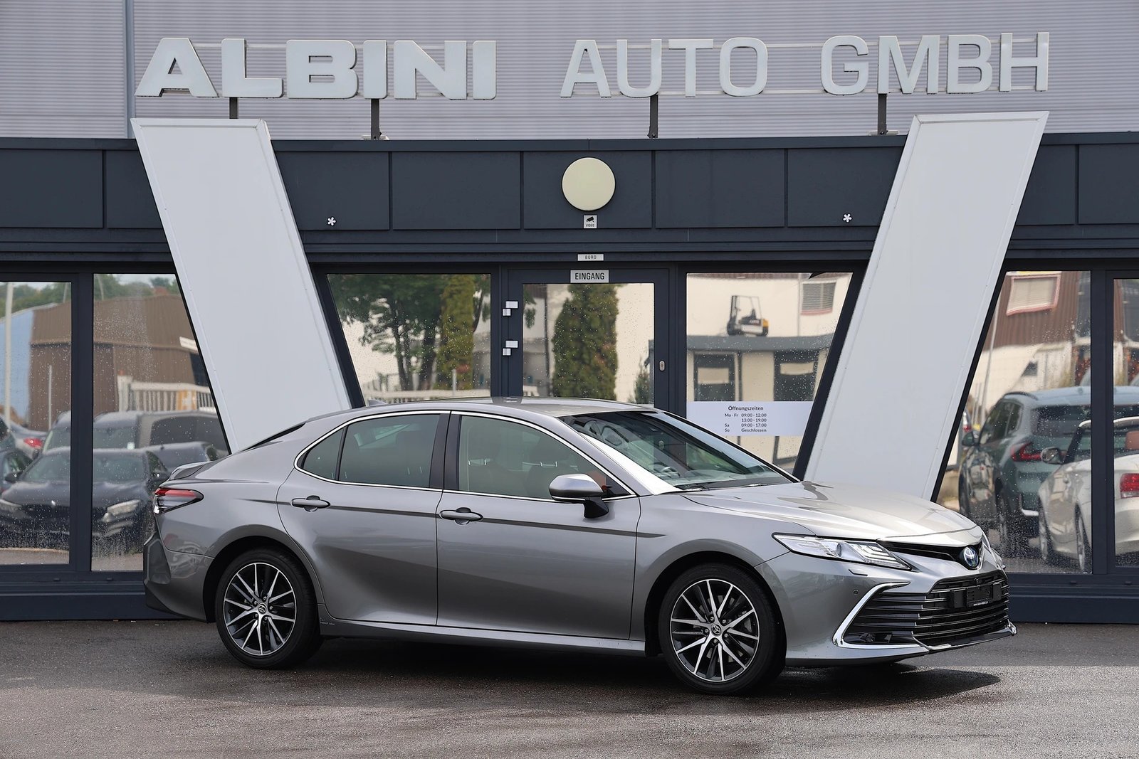 TOYOTA Camry 2.5 HSD e-CVT Premium, Voll-Hybrid Benzin/Elektro, Occasion / Gebraucht, Automatik - 2