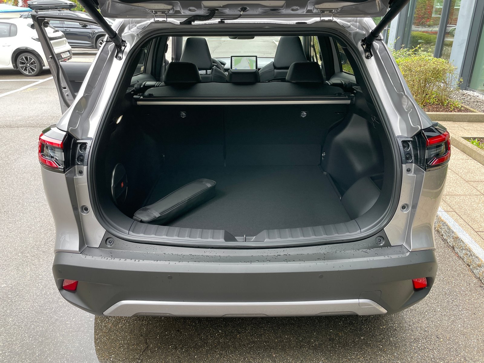 TOYOTA Corolla Cross 2.0 Premium e-CVT AWD, Essence, Voiture nouvelle, Automatique - 5