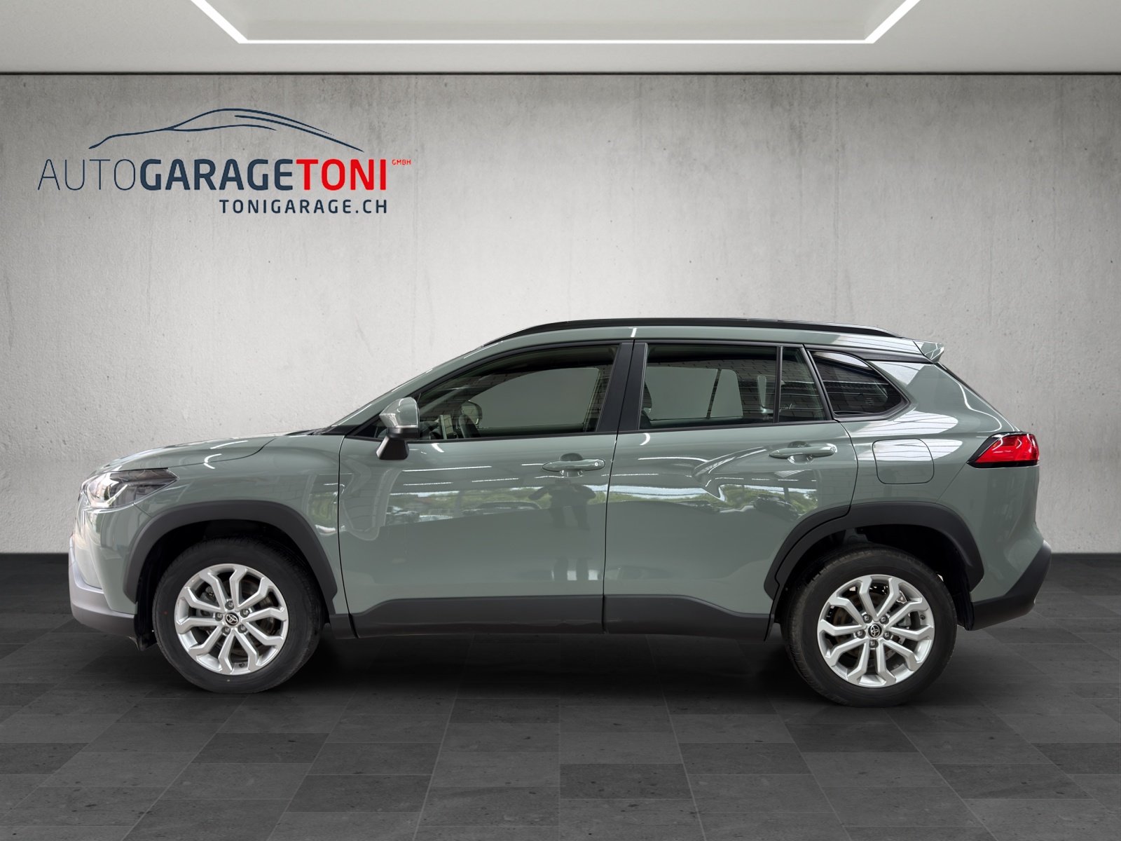 TOYOTA Corolla Cross 1.8 Trend e-CVT, Benzin, Occasion / Gebraucht, Automatik - 4